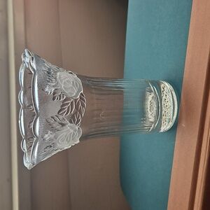 Borgonova Italian Glass Bud Vase with Frosted Floral Design: 5"